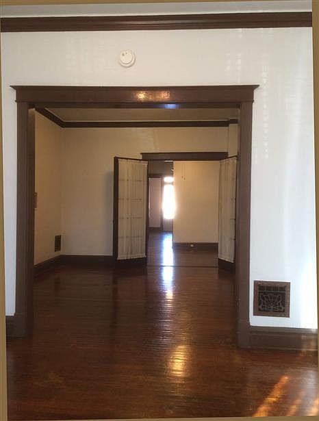 1st image of 4155 Lafayette Ave APT 1E