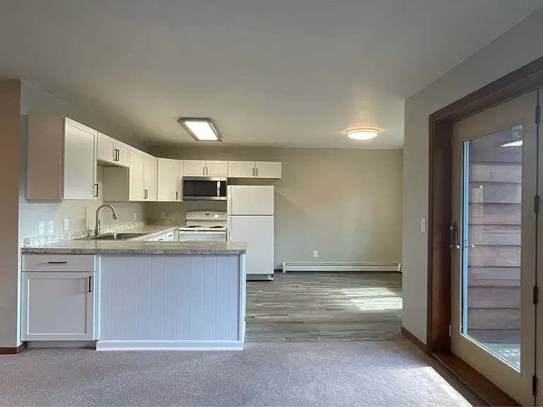 706 Ouida Way #4 — Photo 3