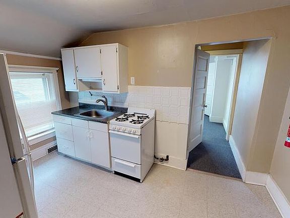 4th image of 706 Emmet St APT 3