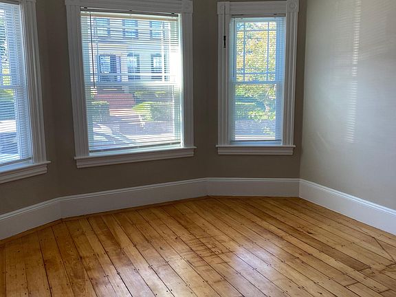 2nd image of 27 Essex St #27