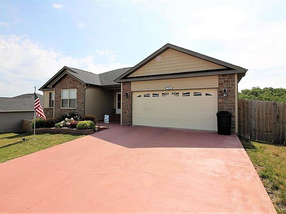 3rd image of 114 Sandstone Dr