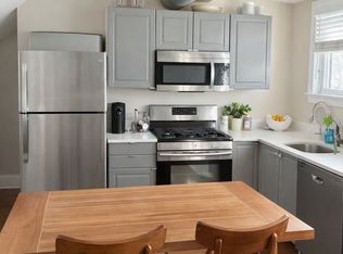 182 Pleasant St #3, Marblehead, MA 01945