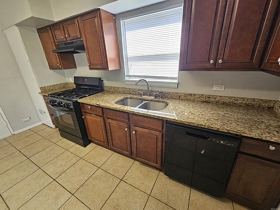 5th image of 2724 Longcoy St