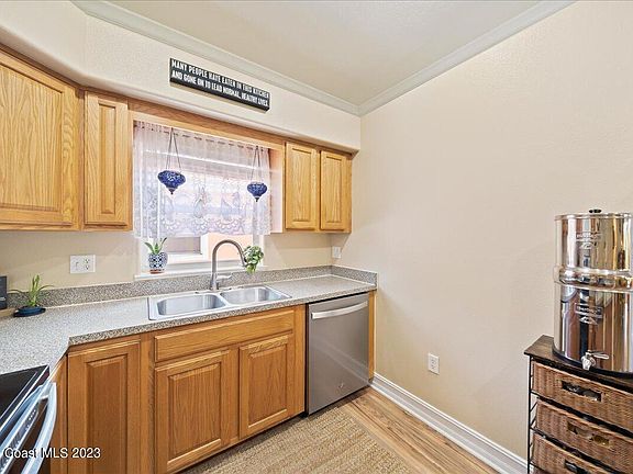 5th image of 2097 Hidden Grove Ln #207