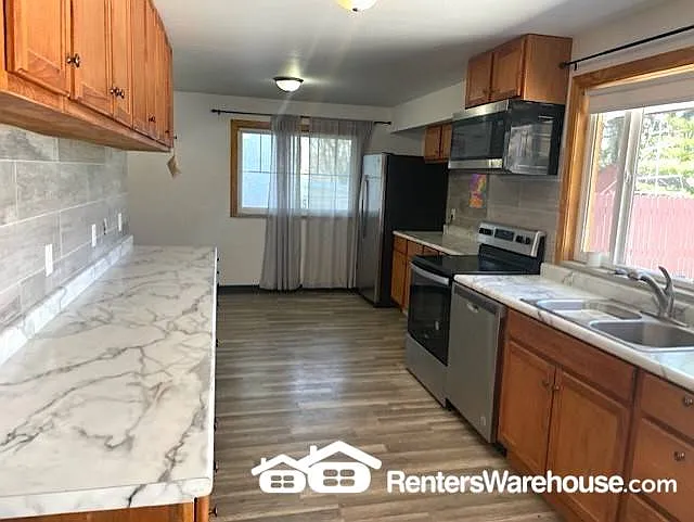 753 Washington St — Photo 4