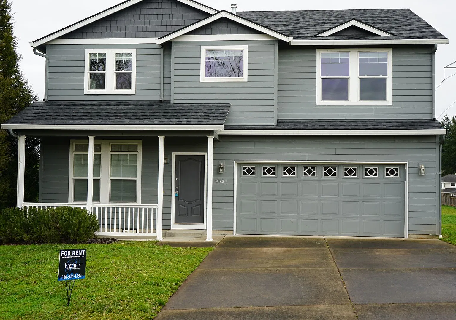 Beautifully Updated Avalon Hills 2 Story Home for Lease - 9507 NE 39th Ave — Photo 1