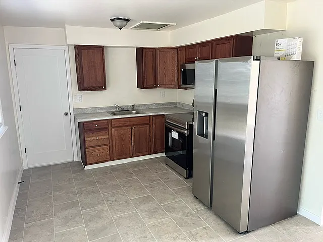 1778 Ebenezer Ct — Photo 3