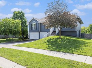 18604 Primrose St, Smithville, MO 64089