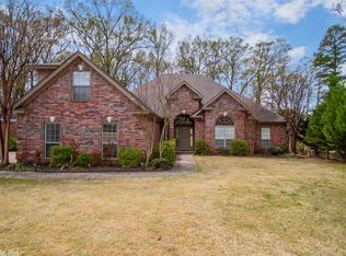 124 Grenoble Cir, Maumelle, AR 72113