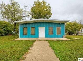 219 E Bowie St, Luling, TX 78648