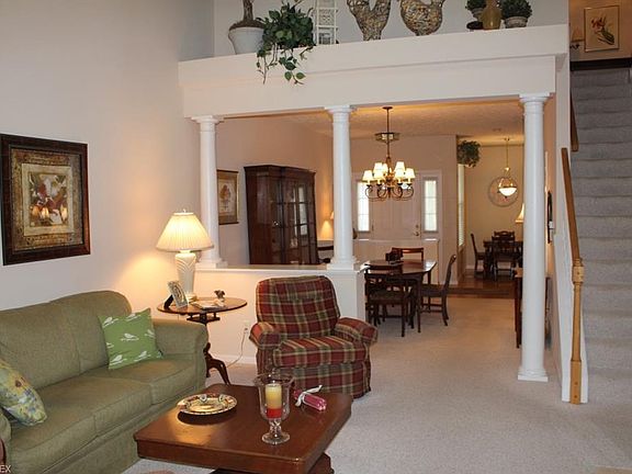 3rd image of 33156 Fairport Dr