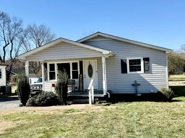 925 Dejarnette St, Elizabethton, TN 37643