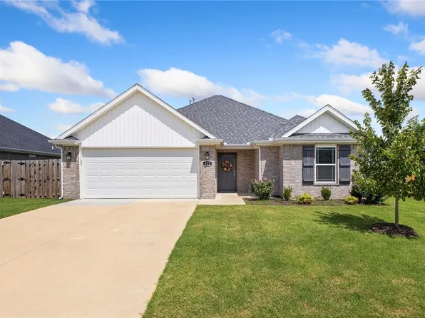 421 Coconut Ln, Centerton, AR 72719