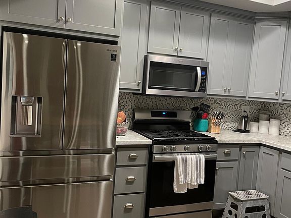 2nd image of 1944 Diamond St APT 3