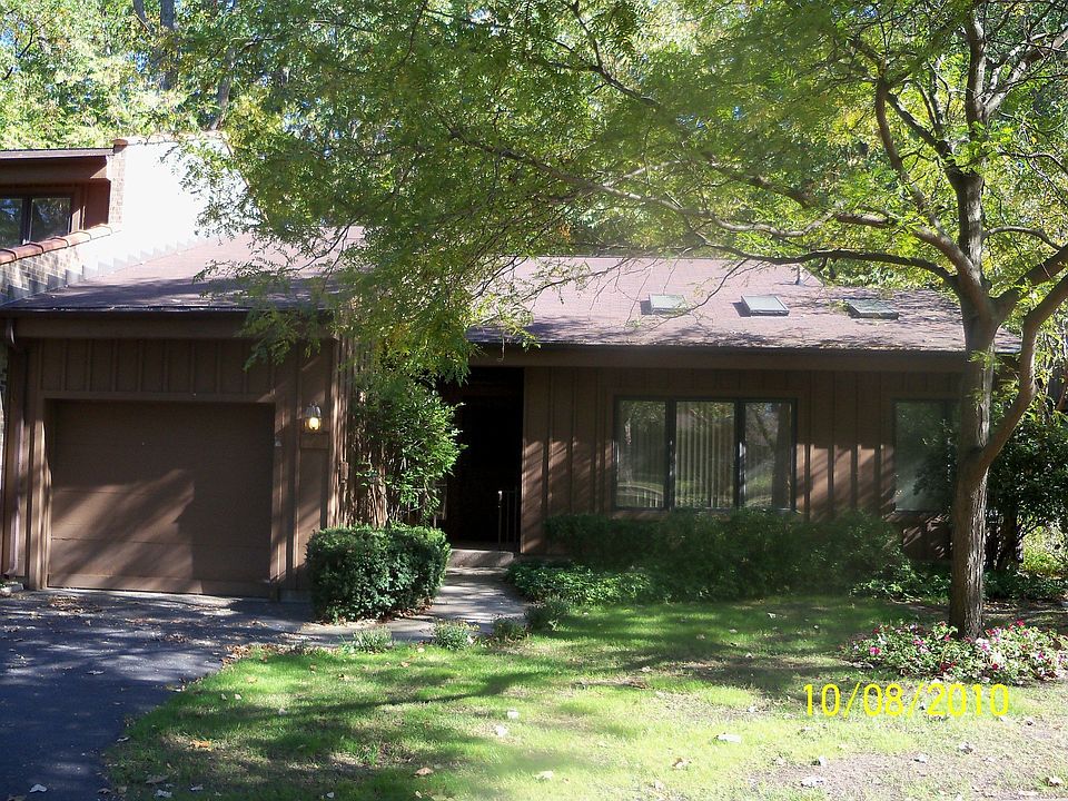 1st image of 1724 N Shore Dr