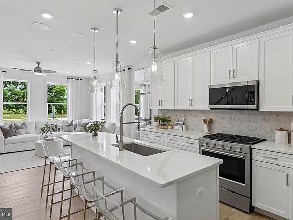 2nd image of 506 Parkview Ave