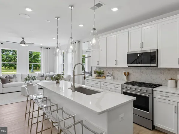 312 Legacy St, Gaithersburg, MD 20878