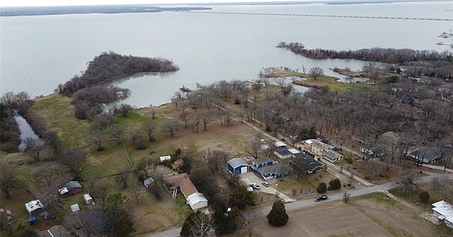 1st image of 916 Briggs Blvd