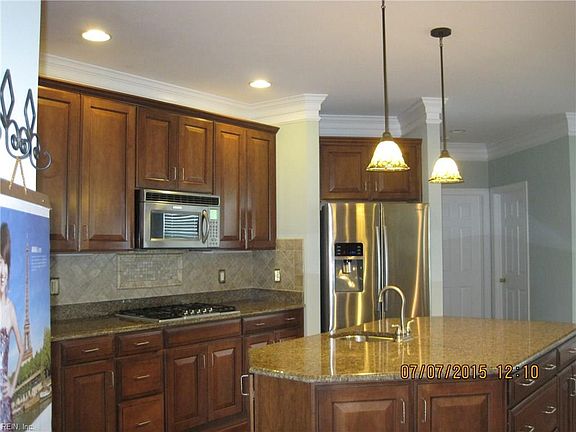 2nd image of 102 Potter Ln