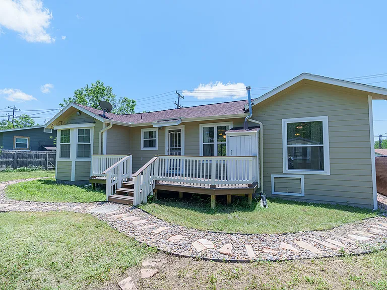 219 Colton Dr — Photo 18