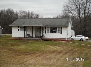 31 Farkas Rd, West Middlesex, PA 16159