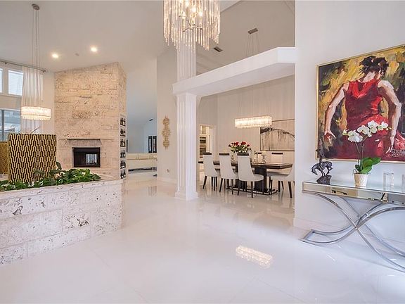 3rd image of 711 Bear Creek Cir