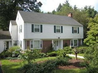 43 Pioneer Dr, West Hartford, CT 06117
