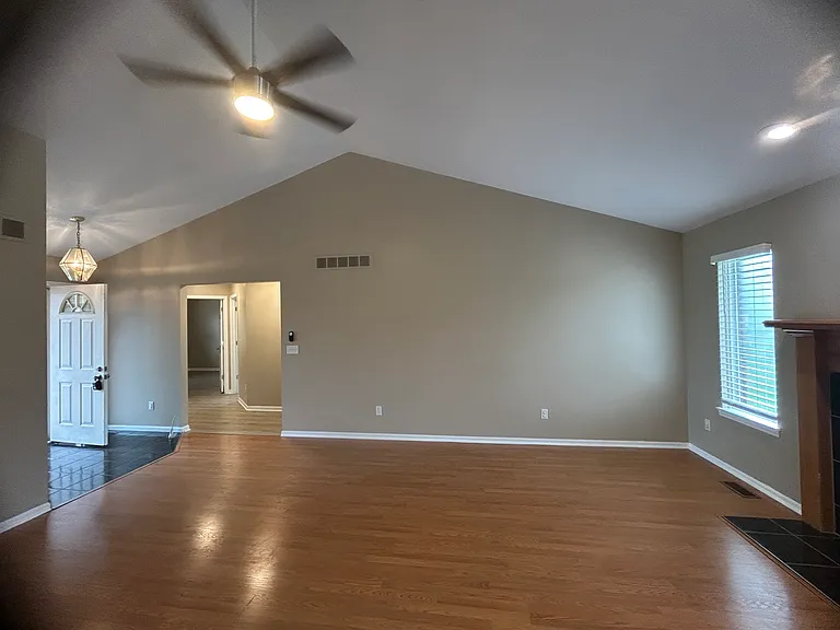 46129 Creekside Blvd — Photo 4
