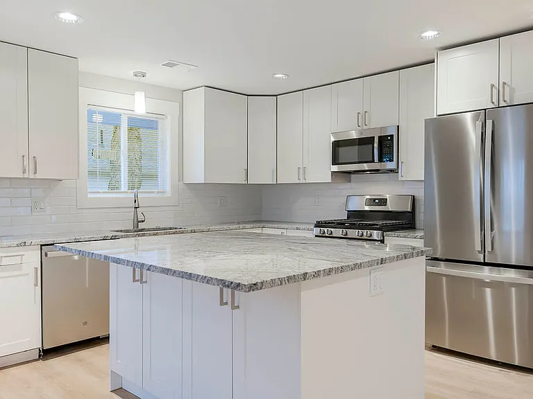 2715 S 37th St — Photo 3