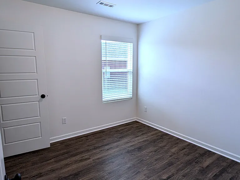 1109 Downy Dr — Photo 7