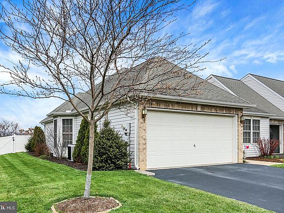 4th image of 13 Ridgeway Dr