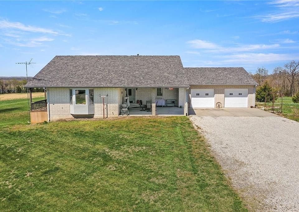 21881 Tonganoxie Dr, Tonganoxie, KS 66086 MLS 2429469 Zillow