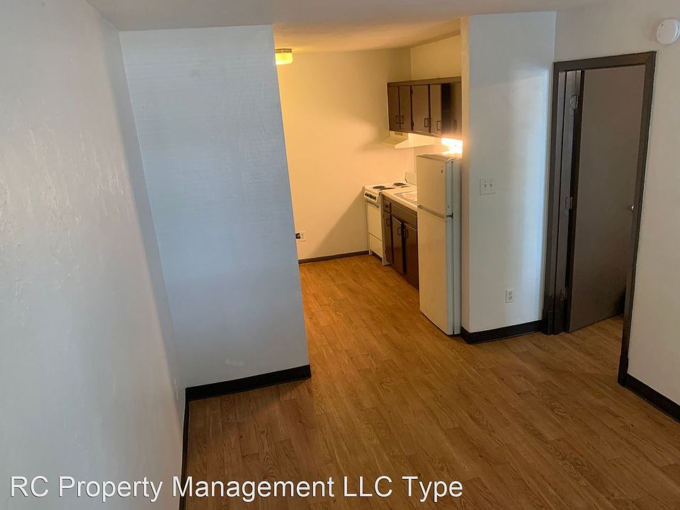 2nd image of 1554 Lake Ave #106