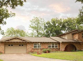300 Fairway Dr, Broken Arrow, OK 74011