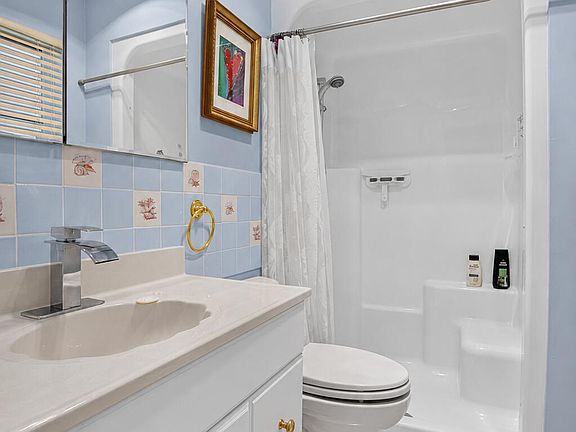 4th image of 200 SW 7th Avenue