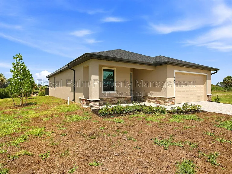 3750 NE 13th Ave — Photo 4
