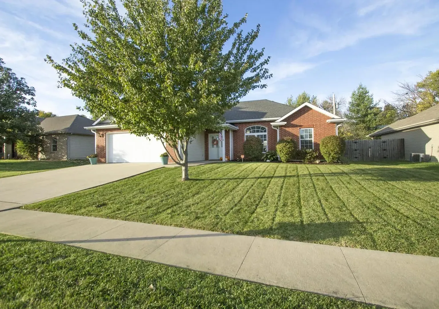 3 Bedroom Home available w/fenced yard — Photo 4