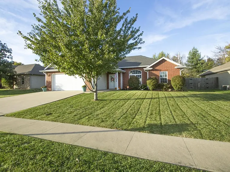 2603 Oakfield Dr — Photo 1
