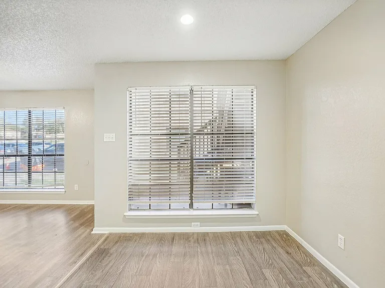 24-web-or-mls-Sappington Pl-020