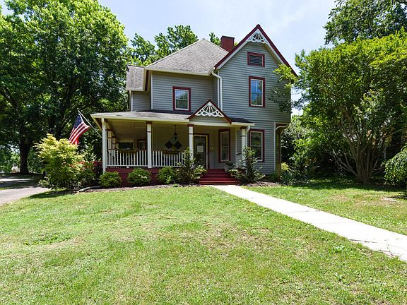 3rd image of 216 Indiana Ave