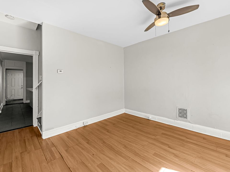 1st image of 223 Grundy St #1
