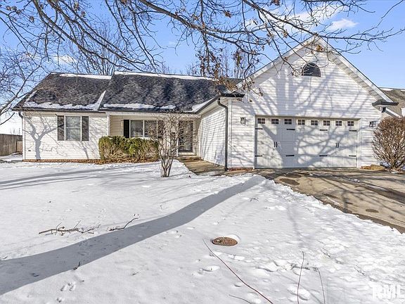 2nd image of 215 Brookside Glen Dr