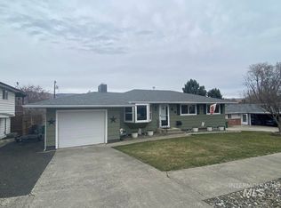2413 Sunset Dr, Lewiston, ID 83501