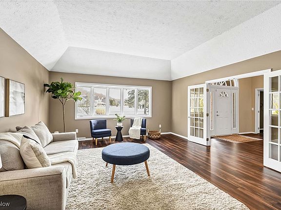 2nd image of 4330 Muirfield Way