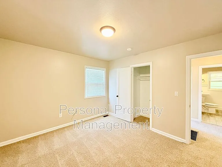 506 W 39th St — Photo 8