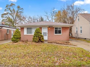 25700 Kitch St, Dearborn Heights, MI 48125