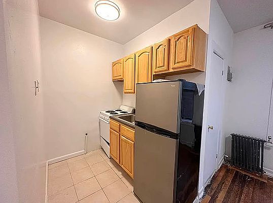 3rd image of 35 E 17th St APT 417
