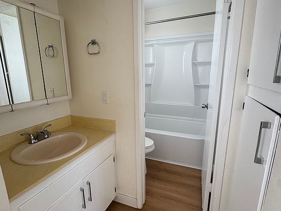5th image of 2116 E 20th St #2116