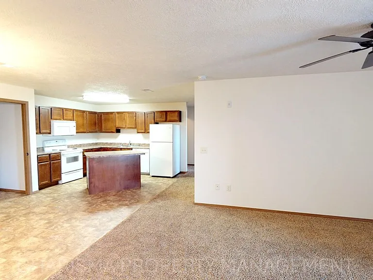 Gaspar Apartments — Photo 40