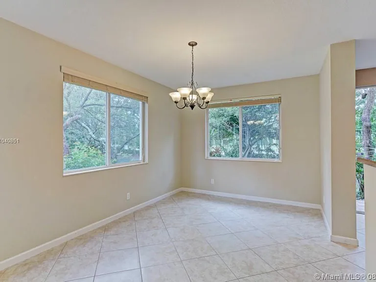 3211 Scarletta Dr — Photo 12